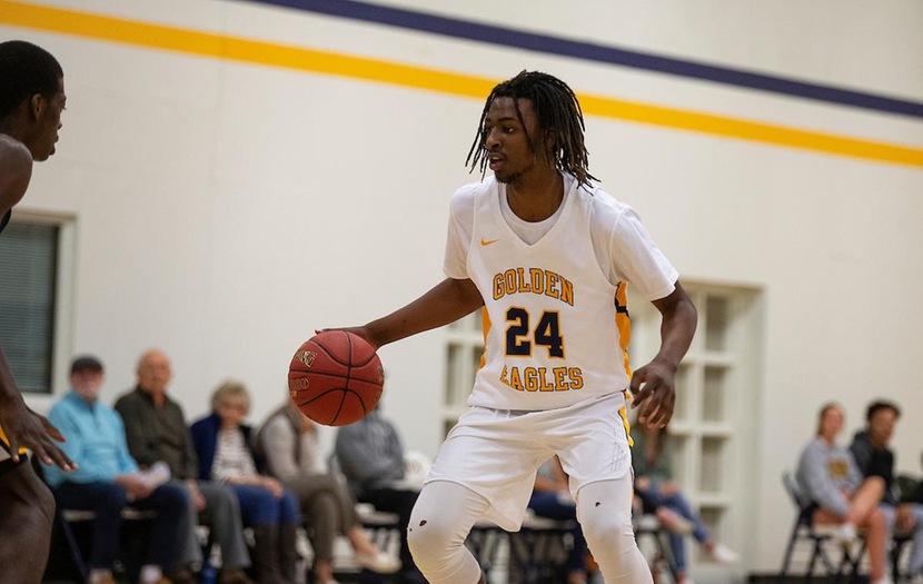 Men&rsquo;s Basketball Edged by Central Wyoming