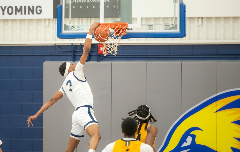 Golden Eagle men pick up 75-68 win over EWC