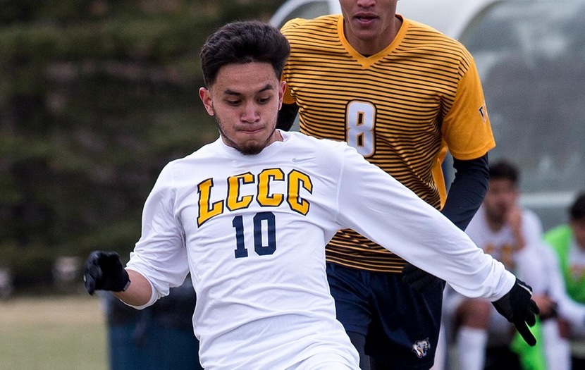Castruita Assists Golden Eagles in Win