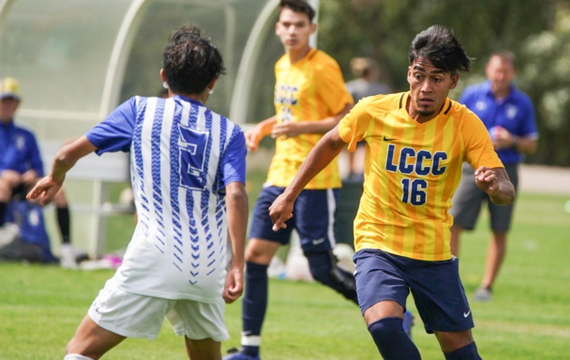 Balanced attack helps Golden Eagles tame Cougars