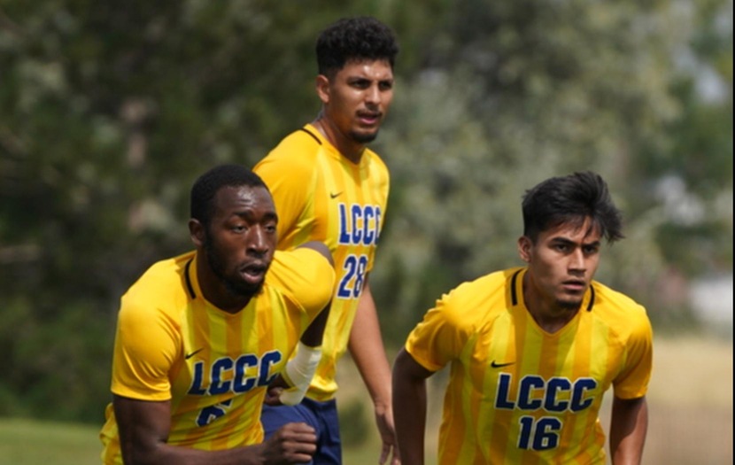 Vargas, Gonzalez lead Golden Eagles to 2-0 win