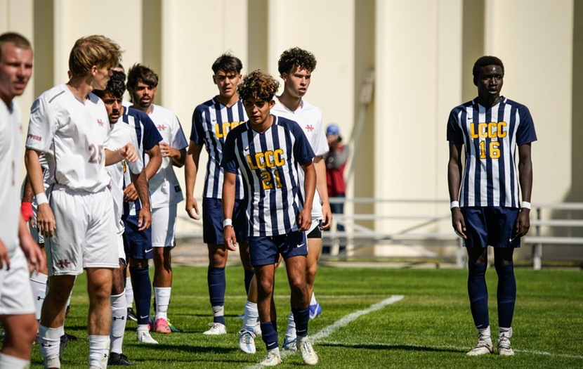Men's Soccer falls in regular season finale on late WNCC penalty kick
