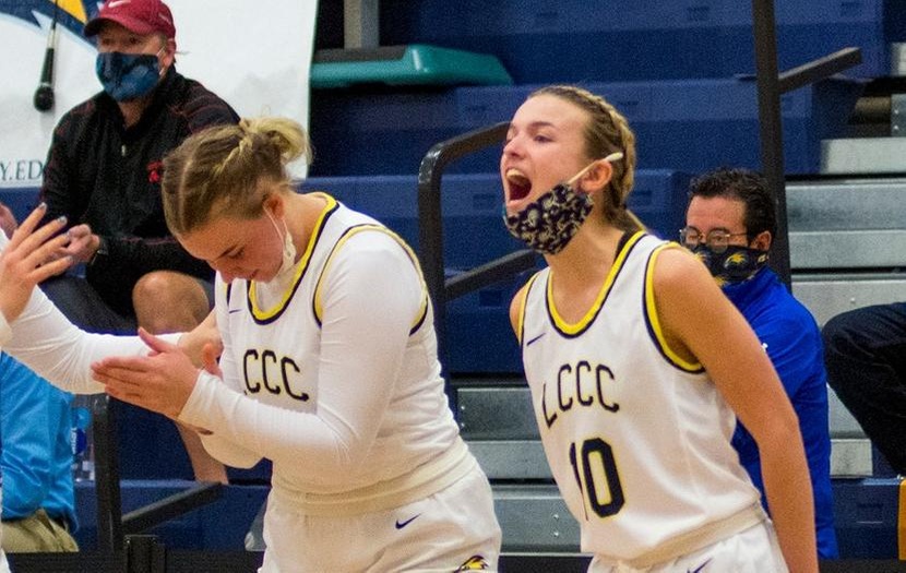 Fleta Leads Golden Eagles to Quarterfinals