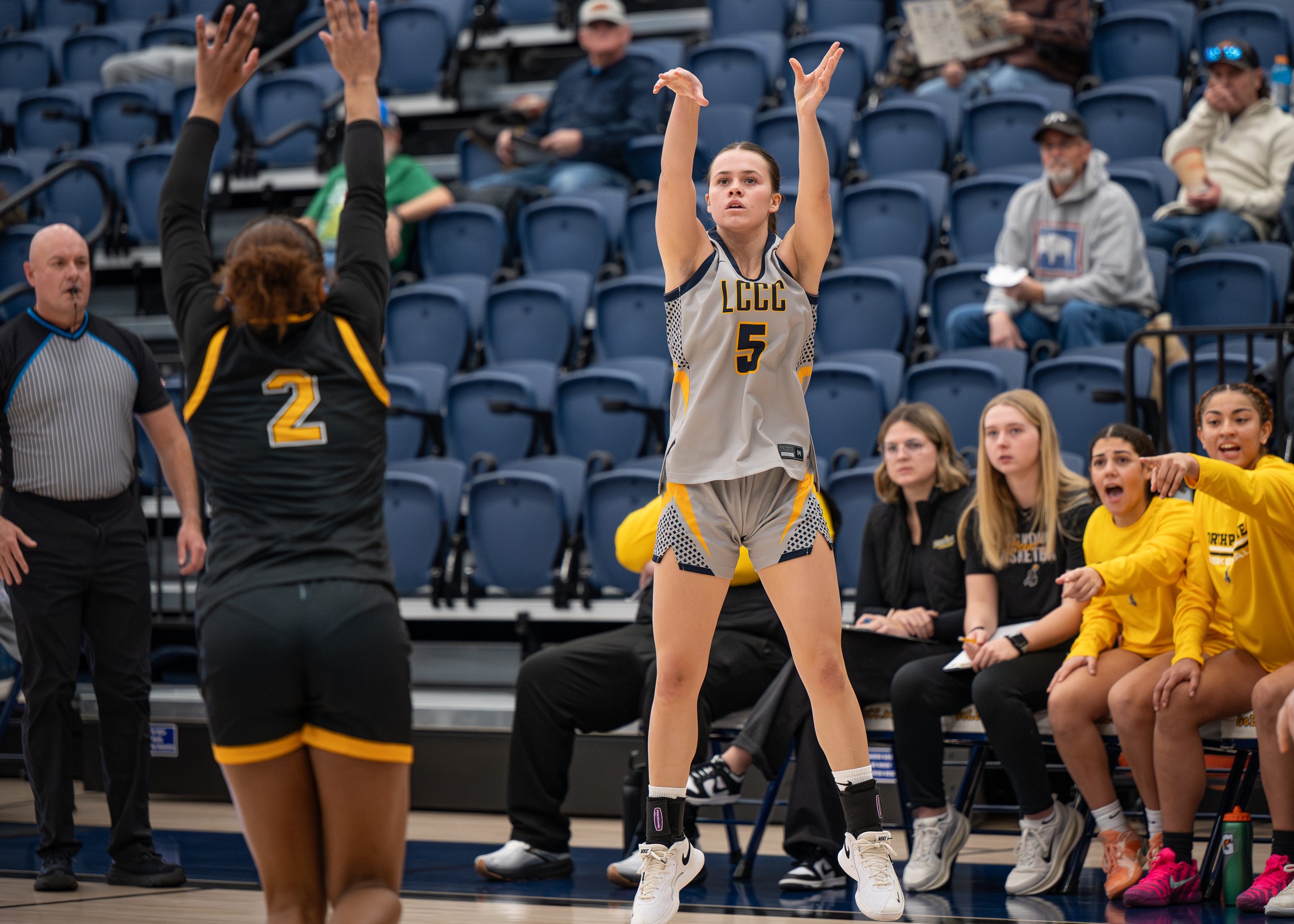 LCCC Battles Hard in Road Loss to Northwest College