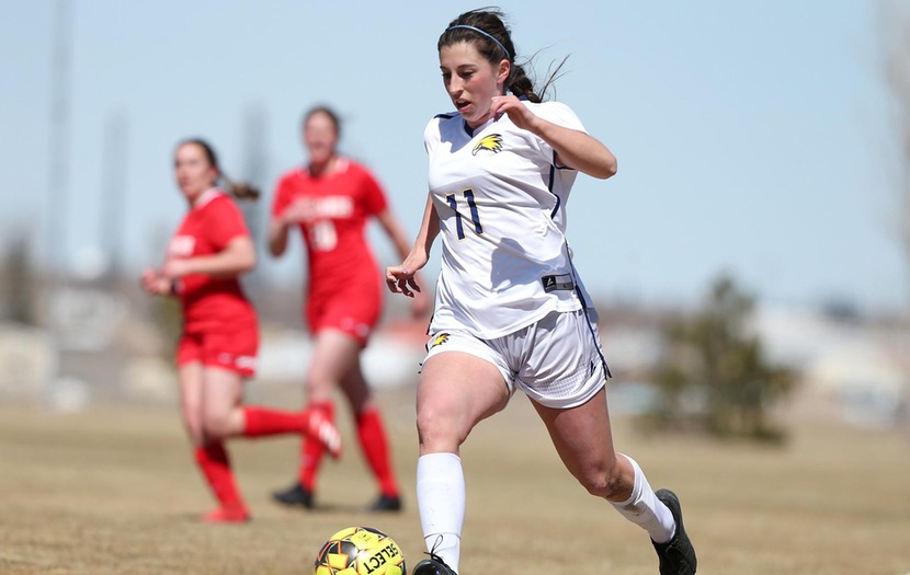 Roswadovski Leads Golden Eagles to Win