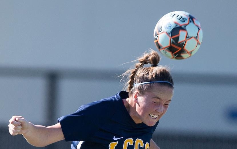 Golden Eagles Overwhelm Trappers