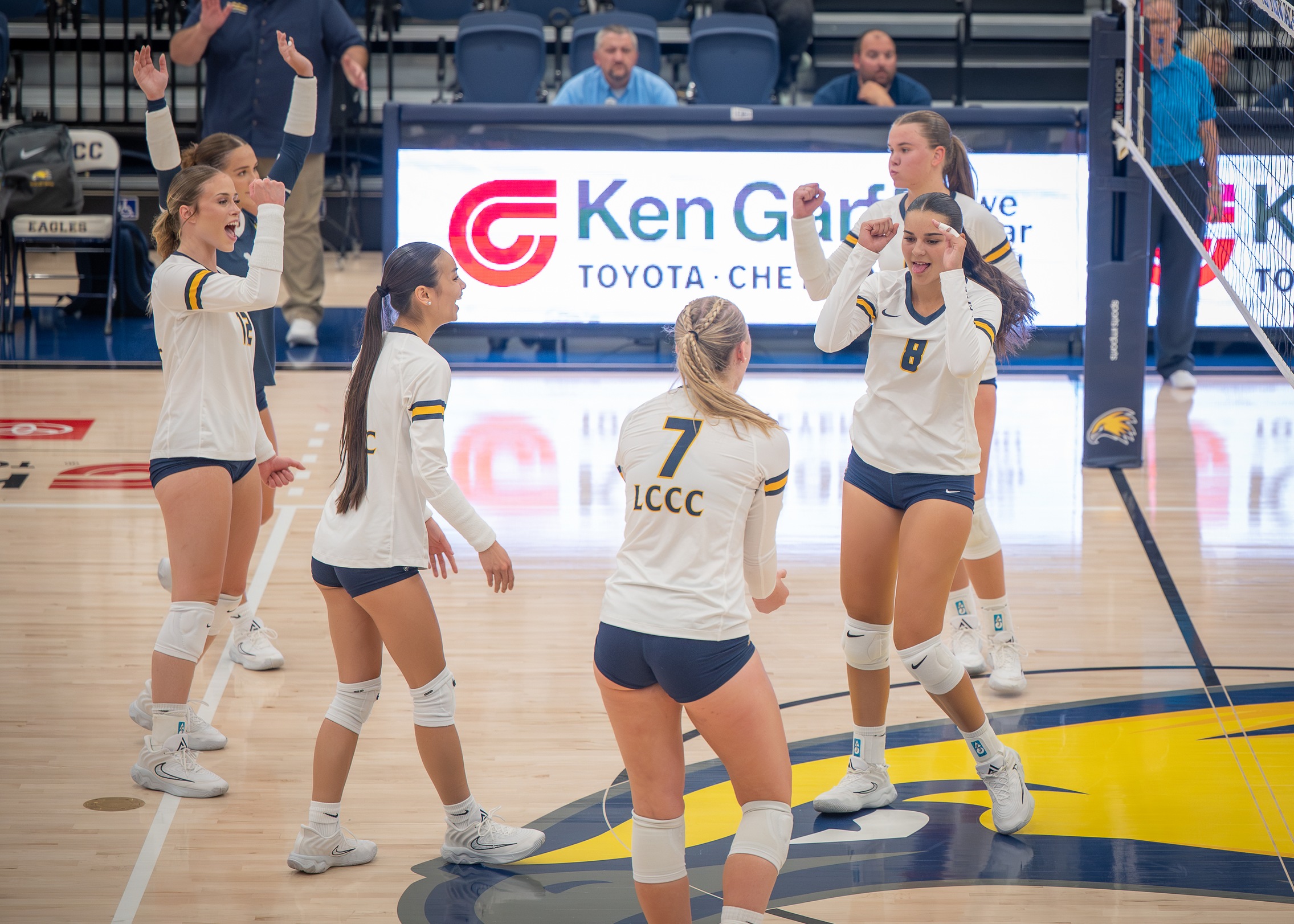 Golden Eagles Sweep North Platte, Advance in Tournament; Savannah Cummings Sets Career Dig Record