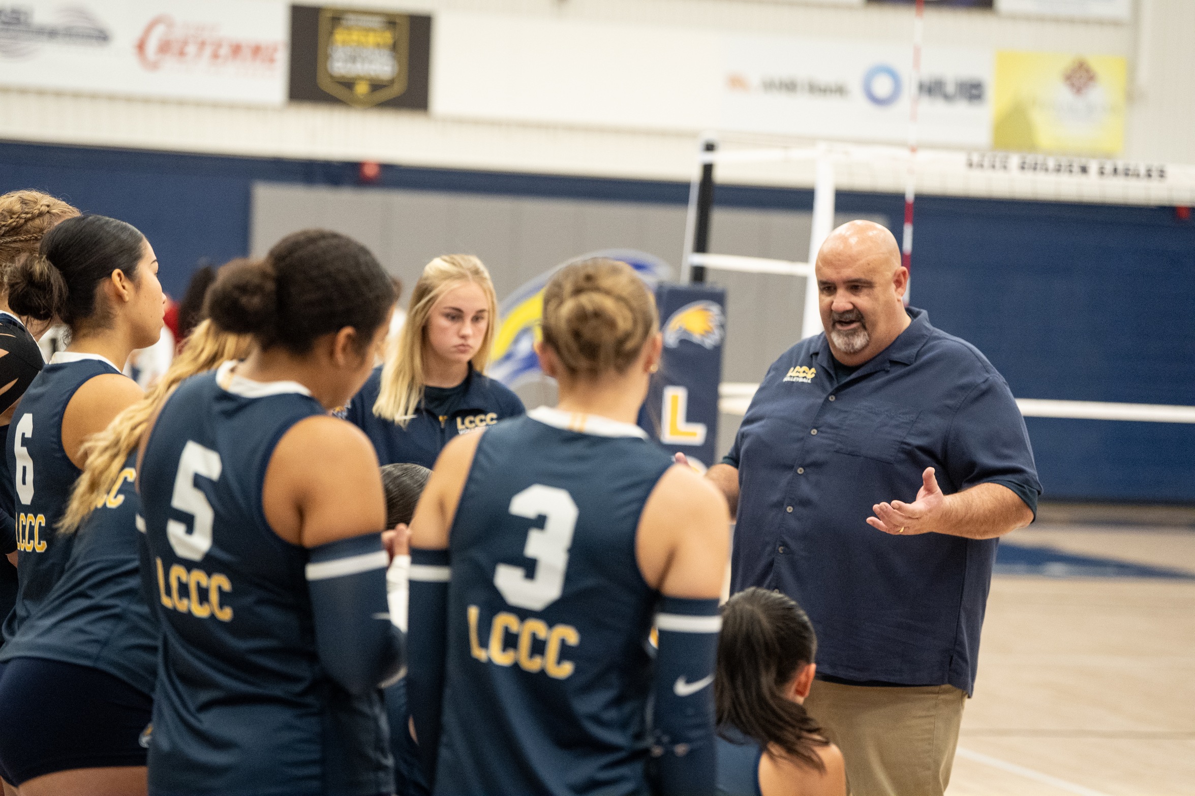 LCCC Golden Eagles Soar Past EWC in Four Sets, Improve to 6-1 in Conference Play